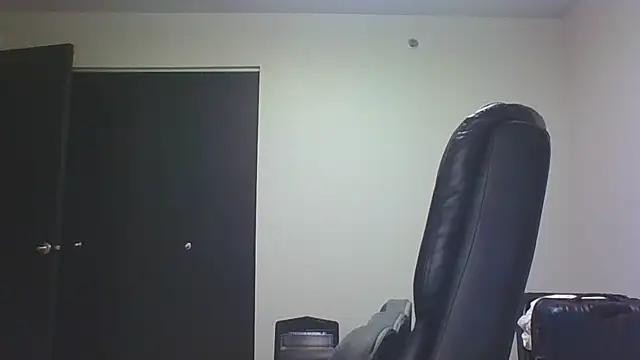 Snapshot of Stayinalive1992 chatting on 03/03/26, 02:39 Stayinalive1992 online show from 03/03/26, 02:39