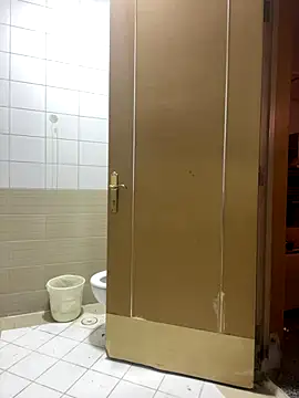 Layla-daloua online show from 12/21/25, 09:11