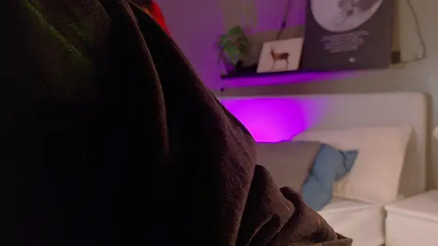 ParisFox  online show from 11/14/25, 02:27