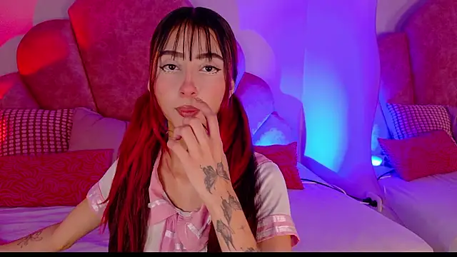 ParisFox  online show from 02/25/26, 09:02