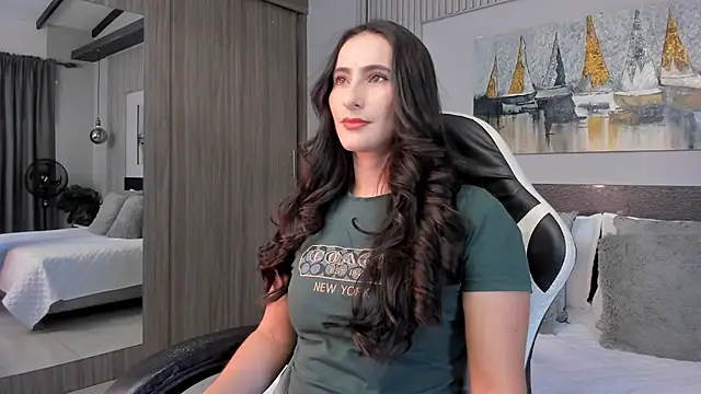 SaraGomez1 online show from 07/10/26, 02:08