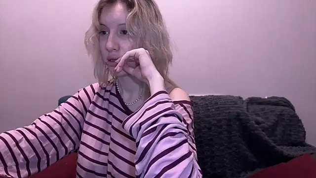 moundliicht1 online show from 10/07/25, 09:12