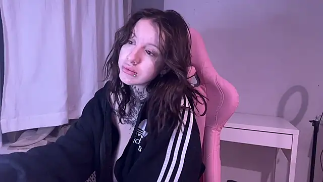 Snapshot of moundliicht1 chatting on 04/05/26, 07:44 moundliicht1 online show from 04/05/26, 07:44