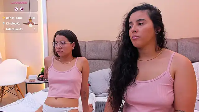 Snapshot of Dilan_y_Mia chatting on 12/12/24, 05:15 Dilan y Mia online show from 12/12/24, 05:15