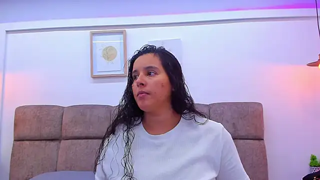 Snapshot of Dilan_y_Mia chatting on 02/03/25, 02:02 Dilan y Mia online show from 02/03/25, 02:02