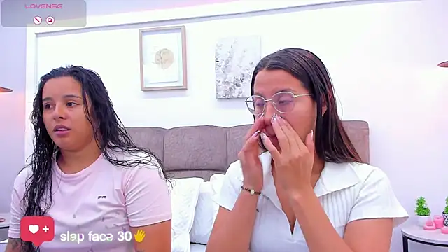 Snapshot of Dilan_y_Mia chatting on 03/15/25, 12:34 Dilan y Mia online show from 03/15/25, 12:34