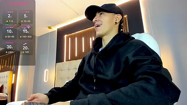 Snapshot of Lobo_17_ chatting on 03/10/26, 04:06 Lobo 17 online show from 03/10/26, 04:06