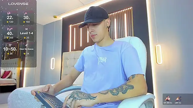 Snapshot of Lobo_17_ chatting on 03/14/26, 03:34 Lobo 17 online show from 03/14/26, 03:34