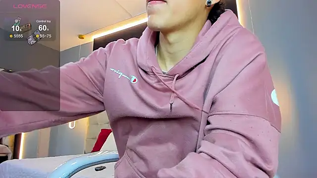 Snapshot of Lobo_17_ chatting on 03/17/26, 03:44 Lobo 17 online show from 03/17/26, 03:44