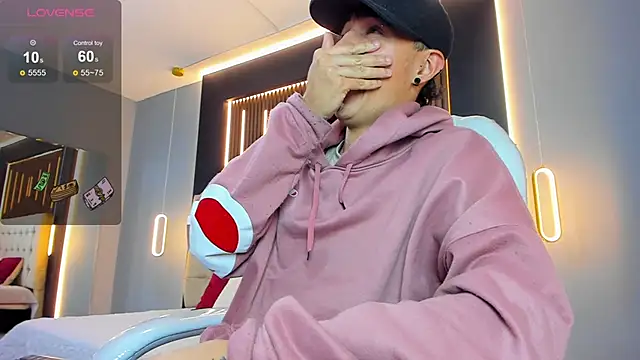 Snapshot of Lobo_17_ chatting on 03/17/26, 04:10 Lobo 17 online show from 03/17/26, 04:10