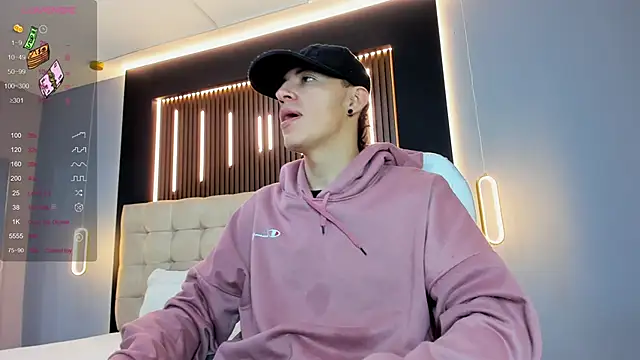 Snapshot of Lobo_17_ chatting on 03/21/26, 03:33 Lobo 17 online show from 03/21/26, 03:33