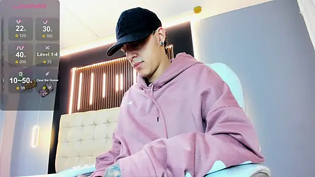 Snapshot of Lobo_17_ chatting on 04/01/26, 03:40 Lobo 17 online show from 04/01/26, 03:40