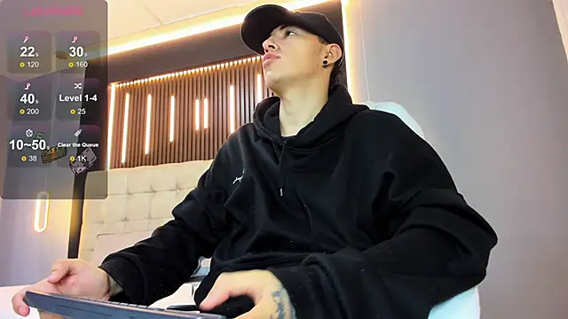 Snapshot of Lobo_17_ chatting on 04/02/26, 03:59 Lobo 17 online show from 04/02/26, 03:59