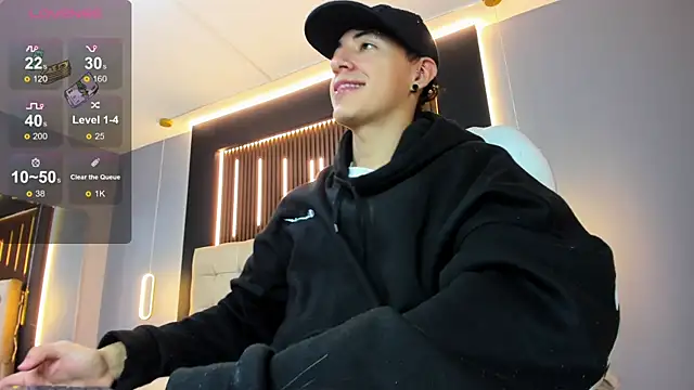 Snapshot of Lobo_17_ chatting on 04/09/26, 03:50 Lobo 17 online show from 04/09/26, 03:50