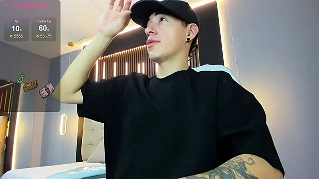 Snapshot of Lobo_17_ chatting on 04/12/26, 03:33 Lobo 17 online show from 04/12/26, 03:33