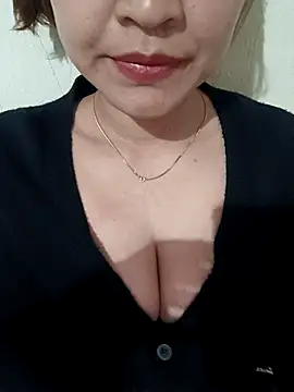 Snapshot of AssAsiancute chatting on 02/11/25, 04:02 AssAsiancute online show from 02/11/25, 04:02