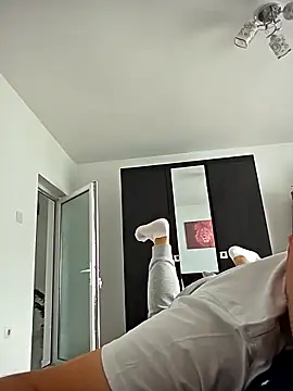 Snapshot of KarlosCarutox chatting on 09/13/25, 01:00 KarlosCarutox online show from 09/13/25, 01:00