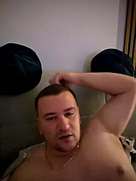 KarlosCarutox online show from 12/17/25, 07:42