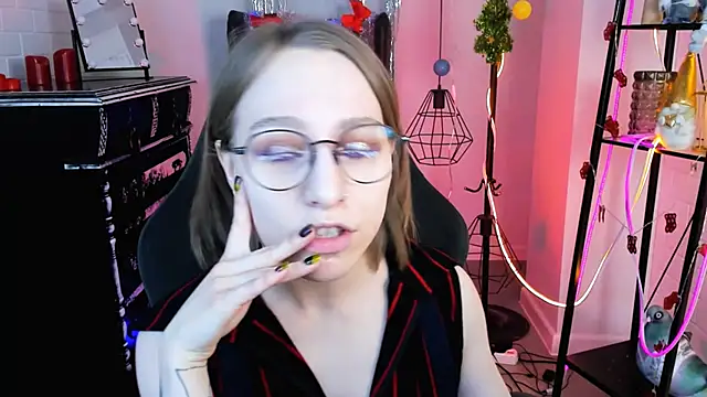 AphexQueen online show from 12/19/24, 07:18