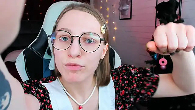 AphexQueen online show from 12/20/24, 04:14