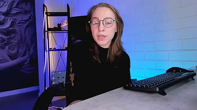 Snapshot of AphexQueen chatting on 03/20/26, 09:25 AphexQueen online show from 03/20/26, 09:25