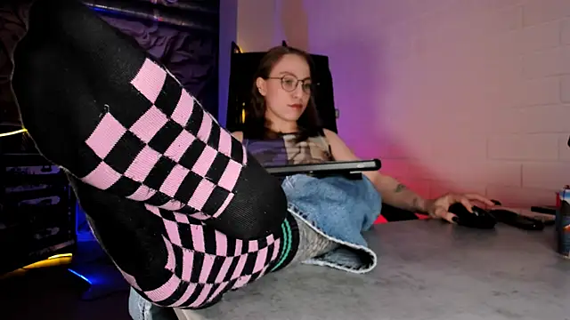 Snapshot of AphexQueen chatting on 04/12/26, 11:15 AphexQueen online show from 04/12/26, 11:15