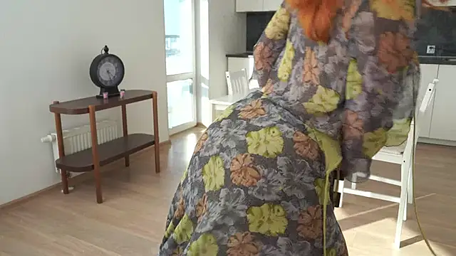 EsmaCrumbley online show from 10/06/25, 04:43