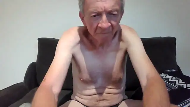 Snapshot of naturiste974 chatting on 02/21/25, 11:44 naturiste974 online show from 02/21/25, 11:44