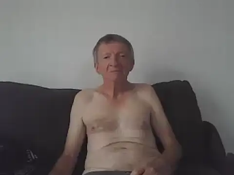 Snapshot of naturiste974 chatting on 03/15/25, 08:26 naturiste974 online show from 03/15/25, 08:26