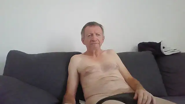 Snapshot of naturiste974 chatting on 07/03/26, 04:02 naturiste974 online show from 07/03/26, 04:02