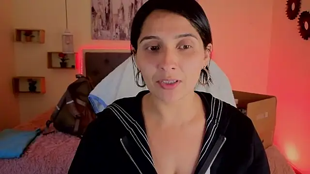 Snapshot of emily_leinner chatting on 06/03/26, 12:57 emily leinner online show from 06/03/26, 12:57