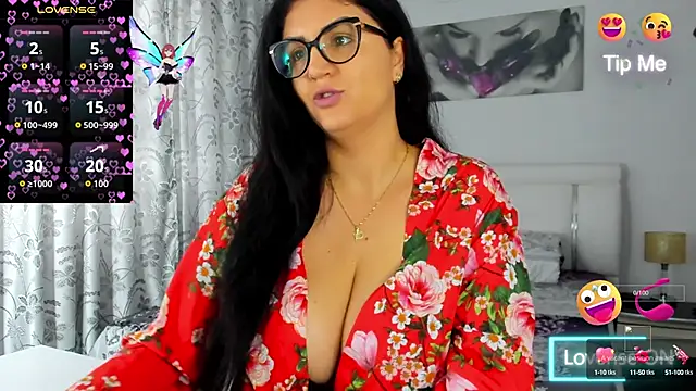 Snapshot of MyaBigBoobs chatting on 10/15/25, 09:53 MyaBigBoobs online show from 10/15/25, 09:53