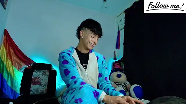 twink sebas  online show from 12/15/24, 07:57