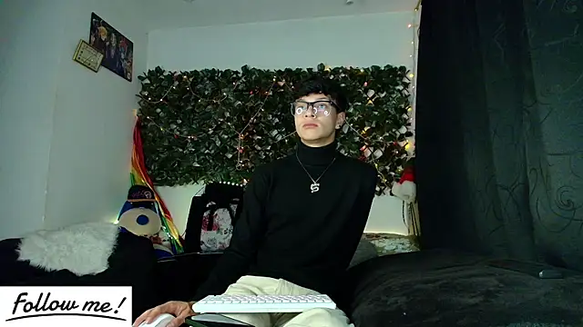 twink sebas  online show from 01/10/25, 05:05