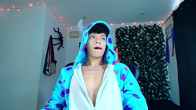 twink sebas  online show from 02/03/25, 04:10