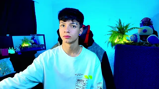 twink sebas  online show from 10/08/25, 04:43