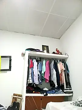 Snapshot of juanpr_1-15 chatting on 12/21/25, 05:09 juanpr 1-15 online show from 12/21/25, 05:09