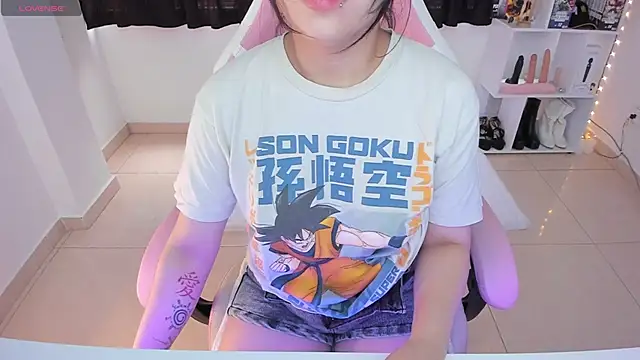 Snapshot of misshoneyxxx chatting on 02/27/25, 02:00 misshoneyxxx online show from 02/27/25, 02:00