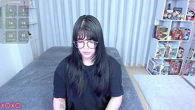 Snapshot of misshoneyxxx chatting on 02/10/26, 02:37 misshoneyxxx online show from 02/10/26, 02:37