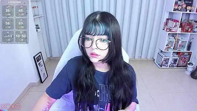 Snapshot of misshoneyxxx chatting on 06/23/26, 04:32 misshoneyxxx online show from 06/23/26, 04:32