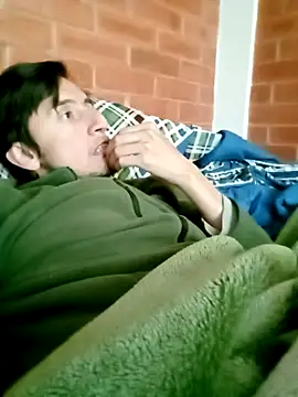 Snapshot of johan70sexy chatting on 10/05/25, 03:54 johan70sexy online show from 10/05/25, 03:54