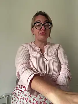 Snapshot of Miss_Stassi chatting on 06/02/26, 08:49 Miss Stassi online show from 06/02/26, 08:49