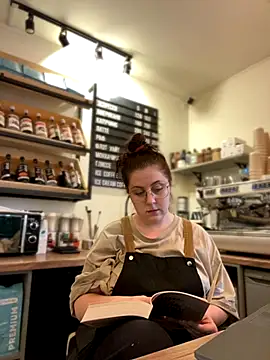 Snapshot of cinnabon_ chatting on 11/14/25, 12:26 cinnabon online show from 11/14/25, 12:26