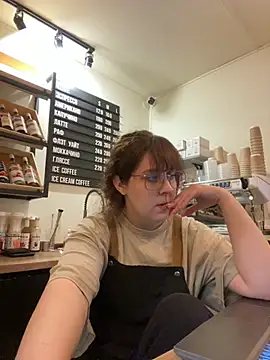 Snapshot of cinnabon_ chatting on 11/30/25, 02:10 cinnabon online show from 11/30/25, 02:10