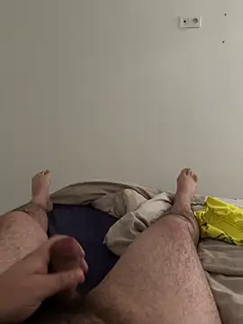 junior49280 online show from 10/12/25, 11:31