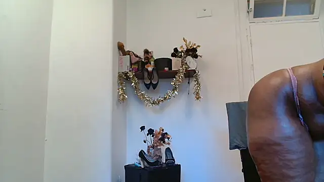 xTALLSEXYBUMx online show from 11/19/25, 05:40