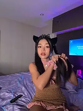 Snapshot of justina_redds chatting on 06/19/26, 10:52 justina redds online show from 06/19/26, 10:52