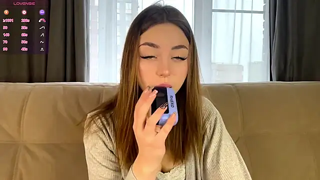 LindaFarmer online show from 09/30/25, 03:44