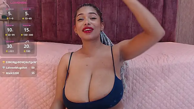 Snapshot of Emy_leon chatting on 01/27/25, 10:49 Emy leon online show from 01/27/25, 10:49