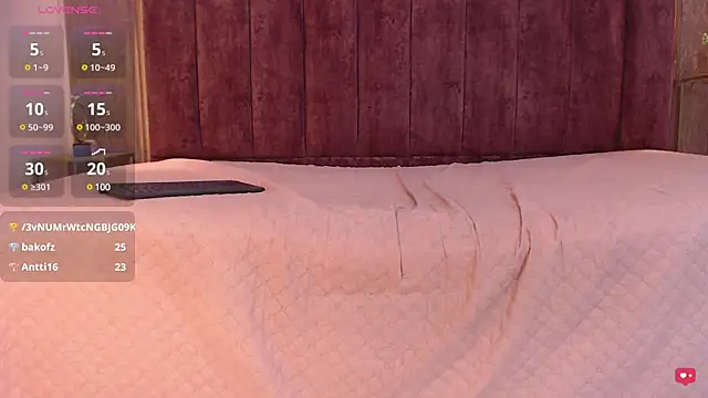 Snapshot of Emy_leon chatting on 02/06/25, 10:53 Emy leon online show from 02/06/25, 10:53